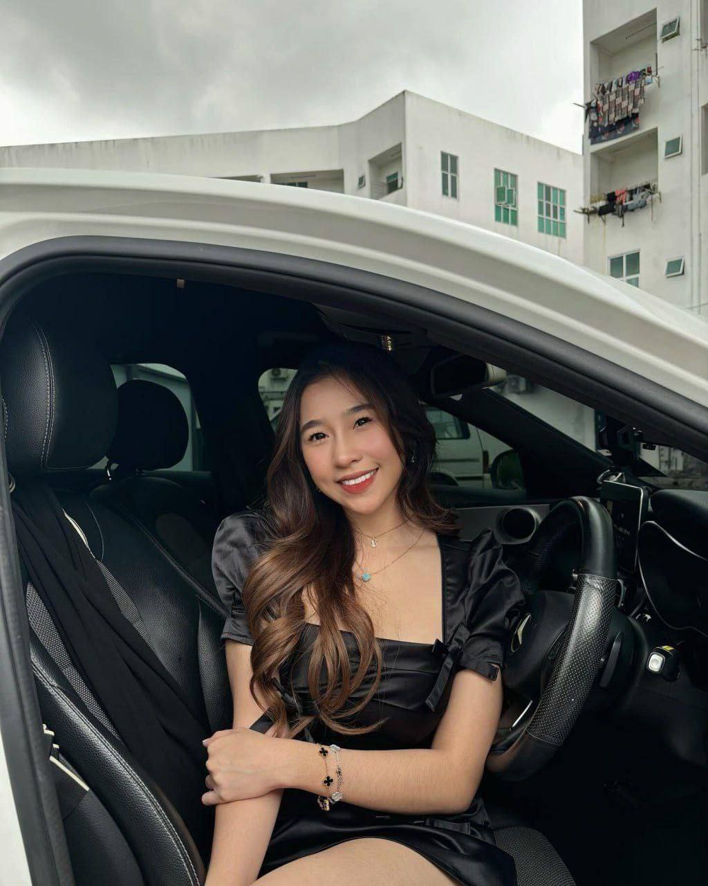 entot pacar dimobil cuma bisa pasrah